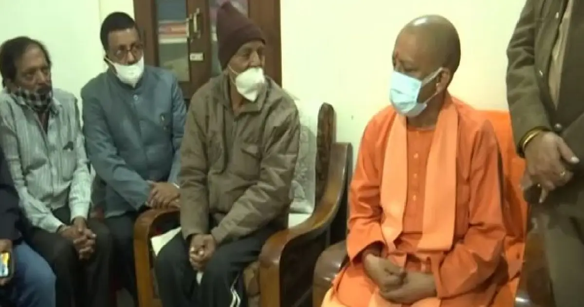 UP: CM Adityanath meets kin of Wing Commander Prithvi Singh Chauhan who died in chopper crash